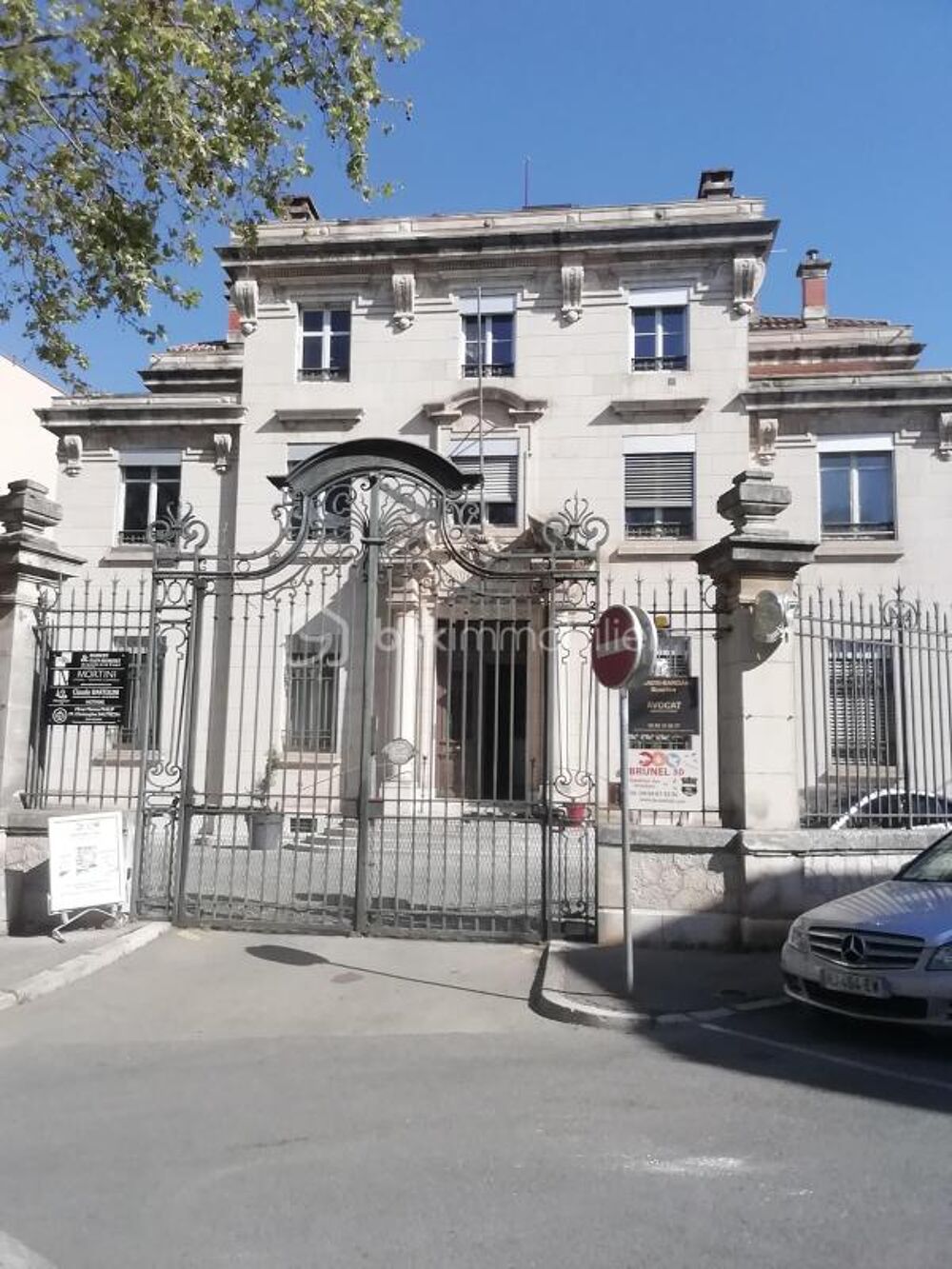   Adresse de prestige  N° 1 pour votre activité professionnel en centre ville DRAGUIGNAN Draguignan