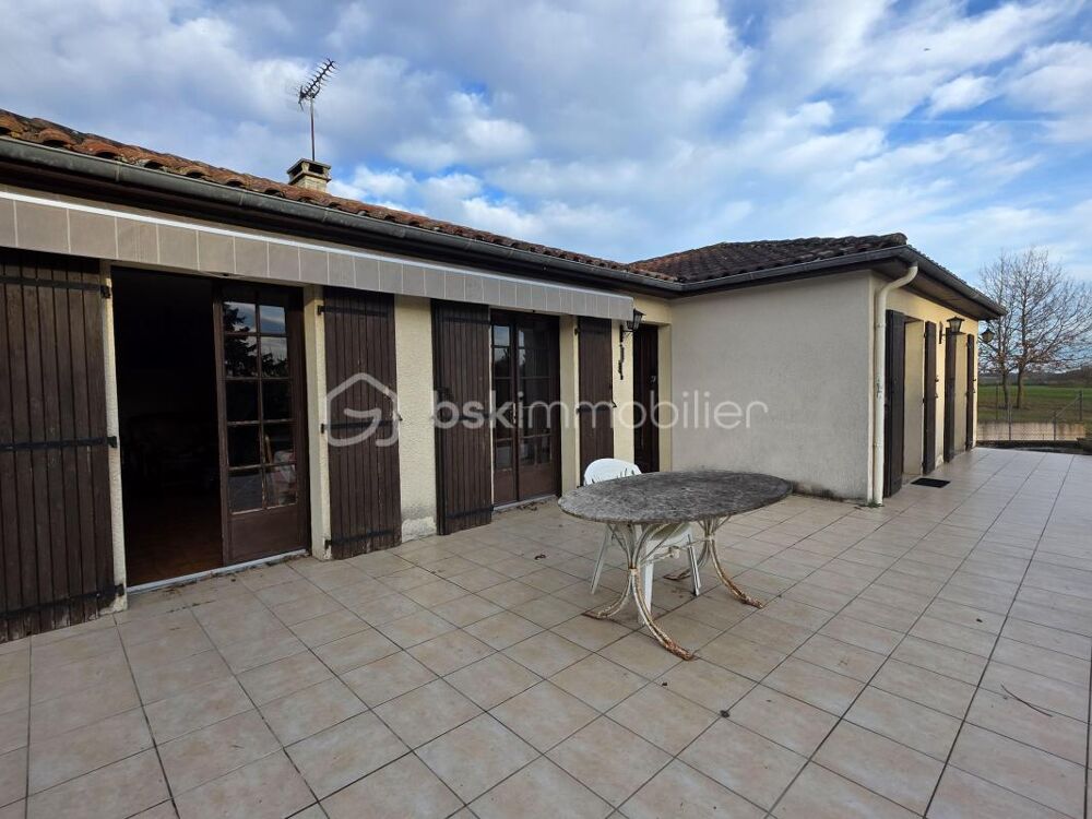 MAISON A RENOVER A MONCAUT- SOUS-SOL-JARDIN 6200 m²- 3 CHAMBRES- GARAGE INDEPENDANT
