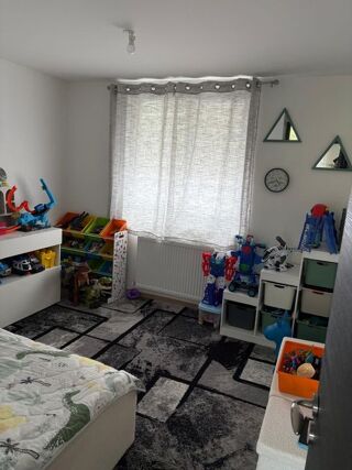  Appartement à louer 4 pièces 74 m²