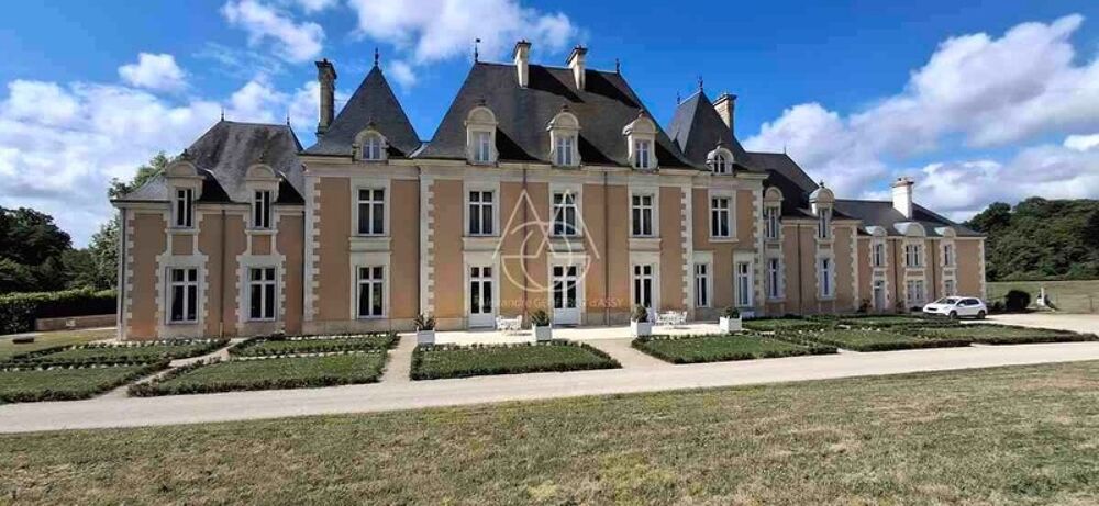Vente Propriété/Château Château du XIXe siècle avec un parc de 75 ha, situé à proximité immédiate de Poitiers Poitiers