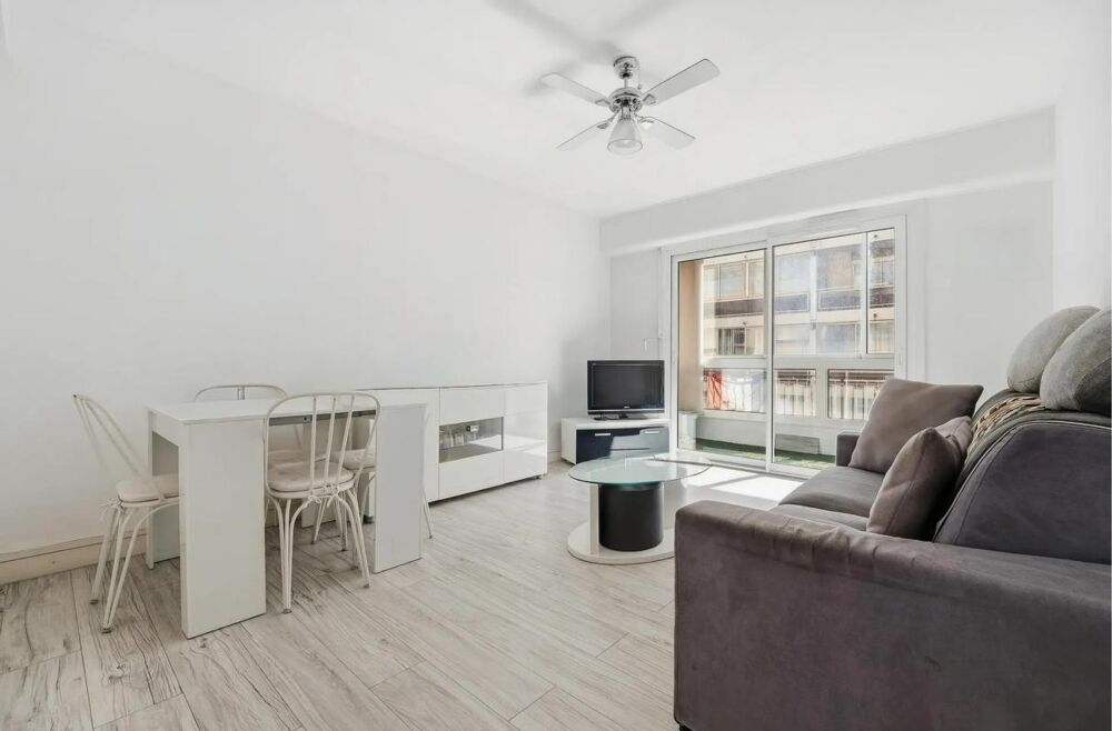 Appartement 2 pièces de 53 m² à Cagnes-sur-Mer