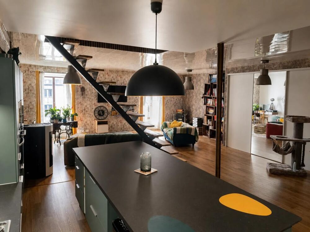 Immeuble rénové 250 m² situé à Ardes
