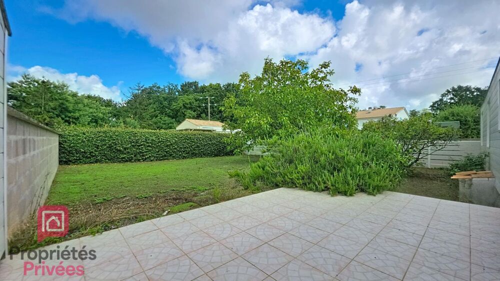 Maison familiale 115 m² avec piscine chauffée ? 3 chambres ? Double garage 100 m² ? Au calme