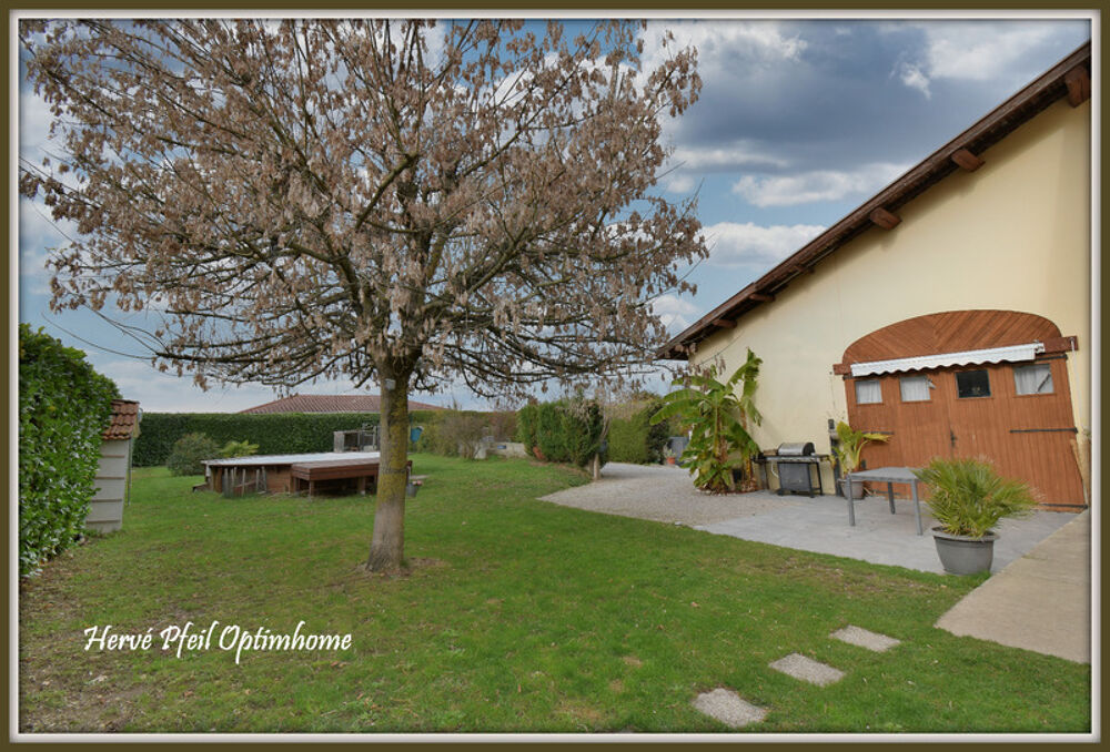 Une maison familiale avec cachet et prestations rénovées-5 pièces ; 135m² sur 1000m² de terrain