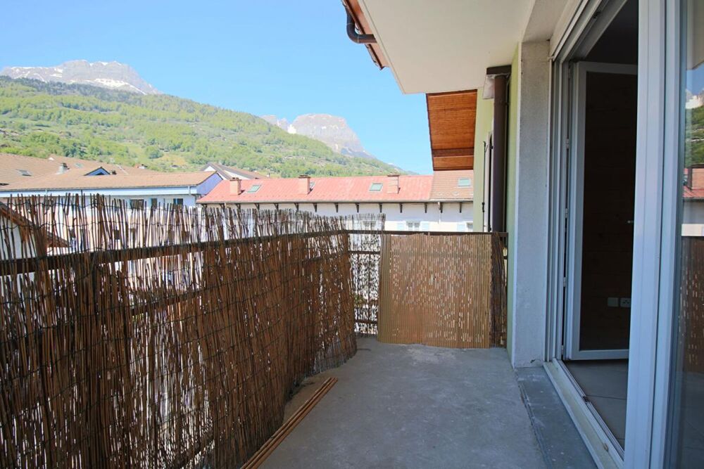 SALLANCHES, CENTRE VILLE APPARTEMENT T3 ,64 M2 275000 euros