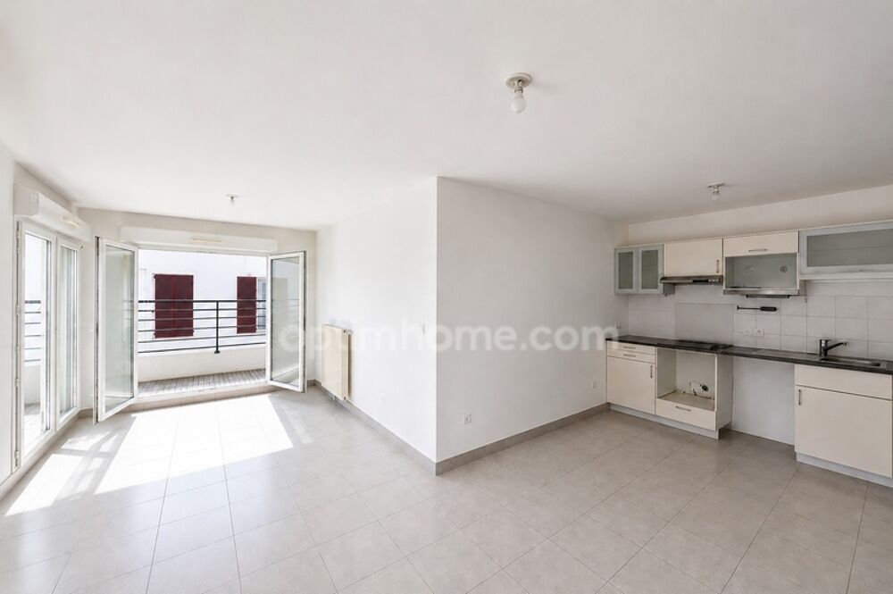 THORIGNY SUR MARNE (77) - APPARTEMENT 3 PIECES 70M2 - 2 CHAMBRES - LUMINEUX - TERRASSE - RESIDENCE RECENTE - CAVE - PARKING EN S