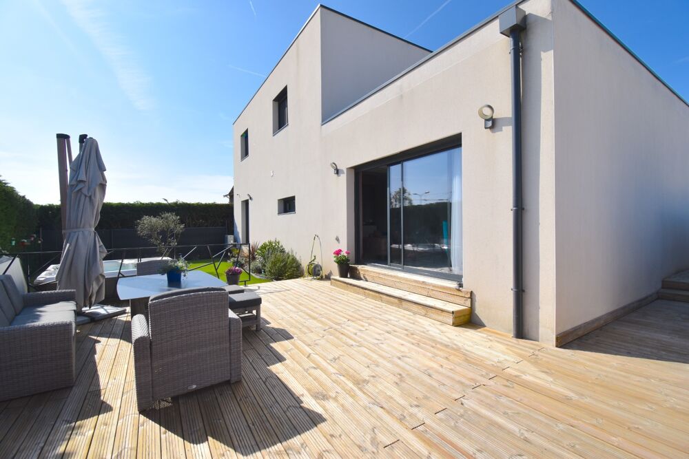 DARDILLY  Superbe villa contemporaine de 151 m² avec vue Mont Verdun