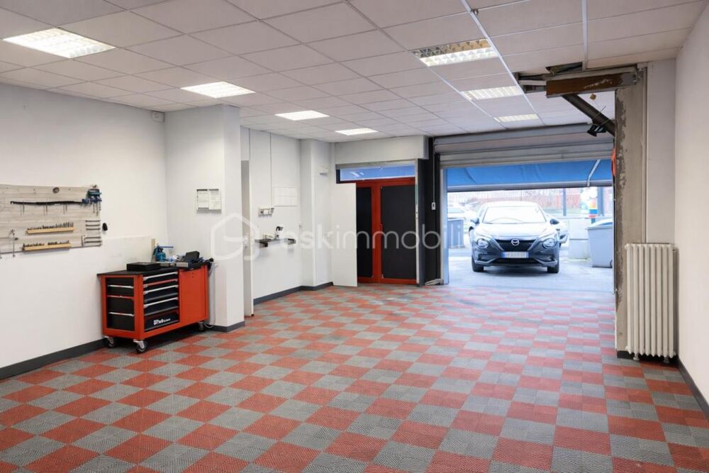   EXCLUSIVITÉ – Mur/Local commercial Vendu/loué 