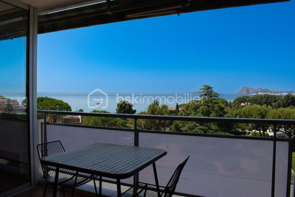 Appartement rénové avec terrasse et vue mer panoramique  La Ciotat