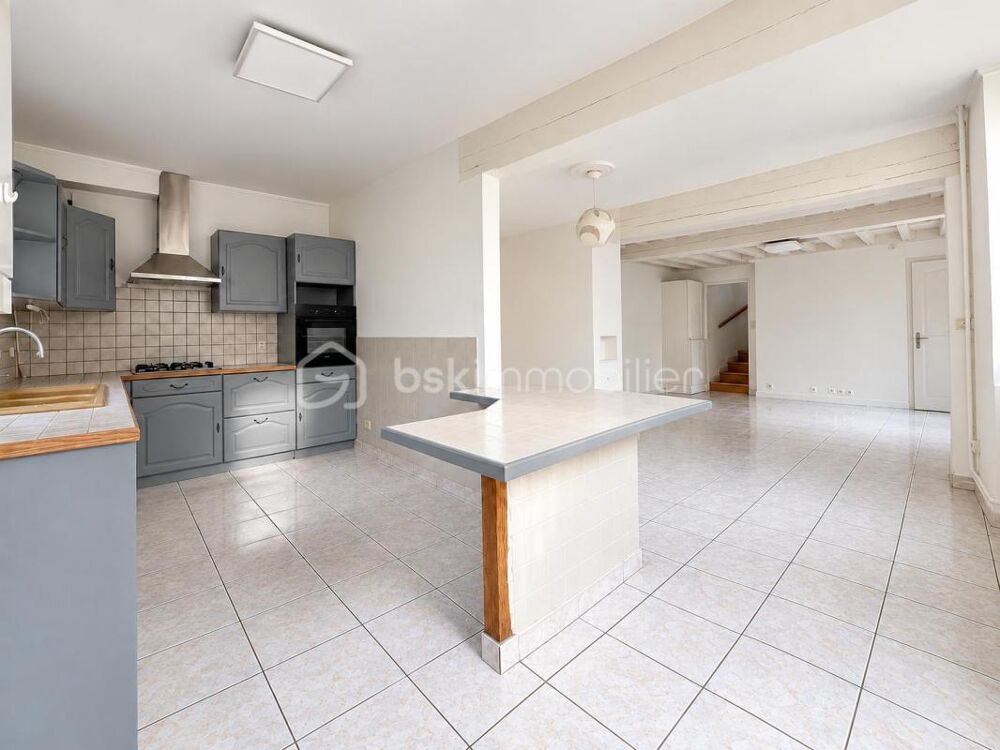 Vente Maison Maison en pierre de 104 m² avec cour et accès véhicule Bethisy saint martin