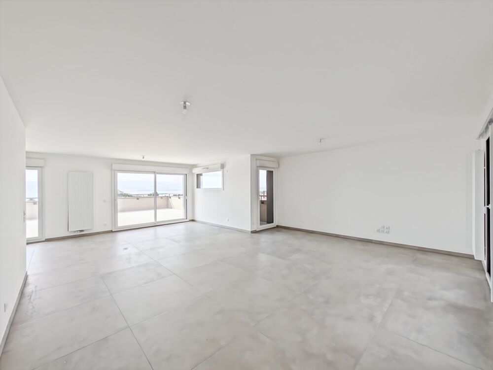 à vendre attique 4 pièces THONON LES BAINS (74) - EXCEPTIONNEL  APPARTEMENT 4 PIÈCES EN ATTIQUE AVEC VUE PANORAMIQUE SUR LE LAC