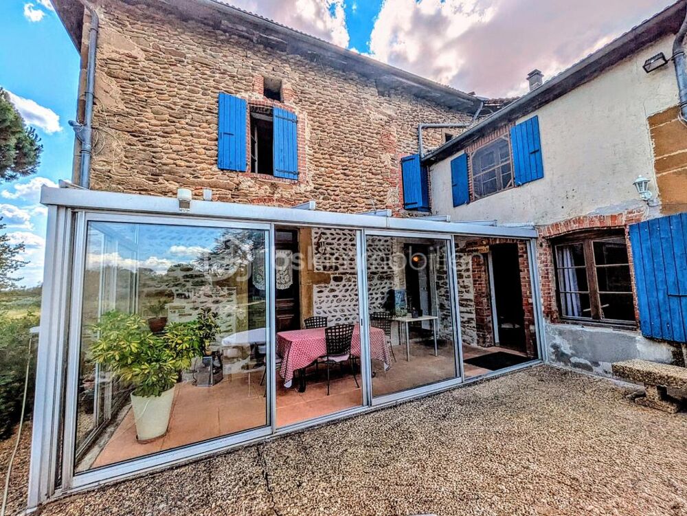 Vente Maison EXCLUSIVITÉ – Ancien corps de ferme sur 5,6 hectares avec dépendances, verger et rivière Chateauneuf de galaure