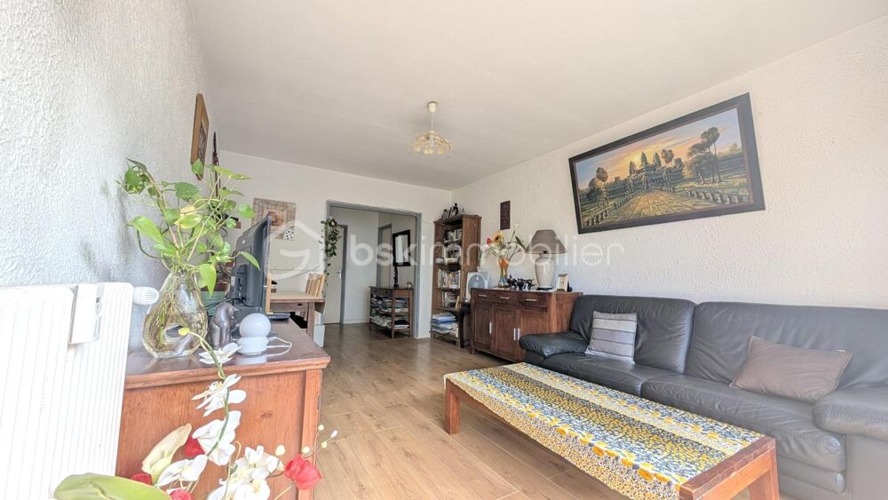 T3 LUMINEUX AU DERNIER ÉTAGE  BALCON, CAVE ET GARAGE