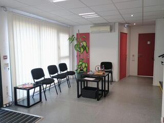   JASSANS RIOTTIER - bureaux du 8.40m² au 21m² à louer - Nous consulter Jassans riottier