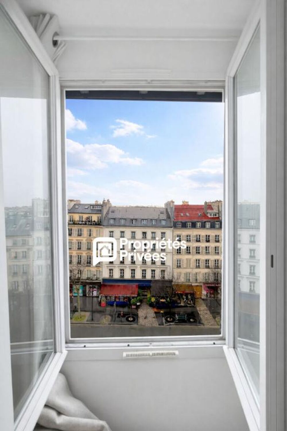Vente Appartement 75011 PARIS - Studio/Chambre de bonne équipée dans le Marais / République - Vue dégagée Paris 11