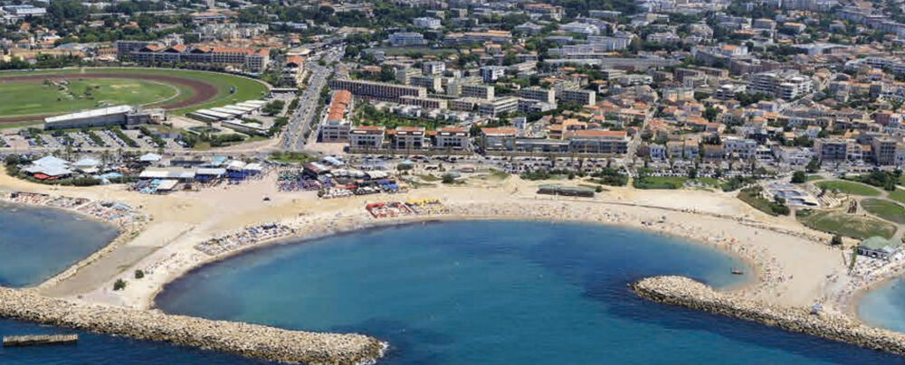 Marseille 8-9 ème ,T4 de 131,85 , jardin de 177,34