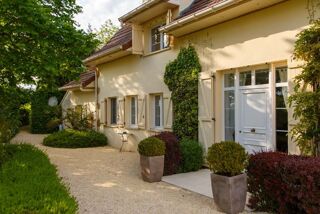  Propriété/château à vendre 7 pièces 236 m²