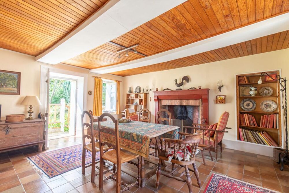 Exclusivité Propriétés-Privées - Maison pleine de charme, dans un cadre exceptionnel