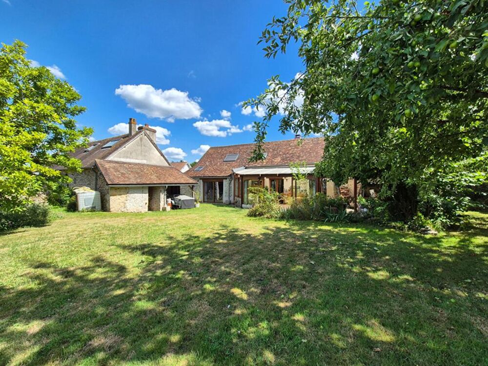 Vente Maison Houdan et Gambais proche / Longère de charme avec dépendance / Centre village Houdan
