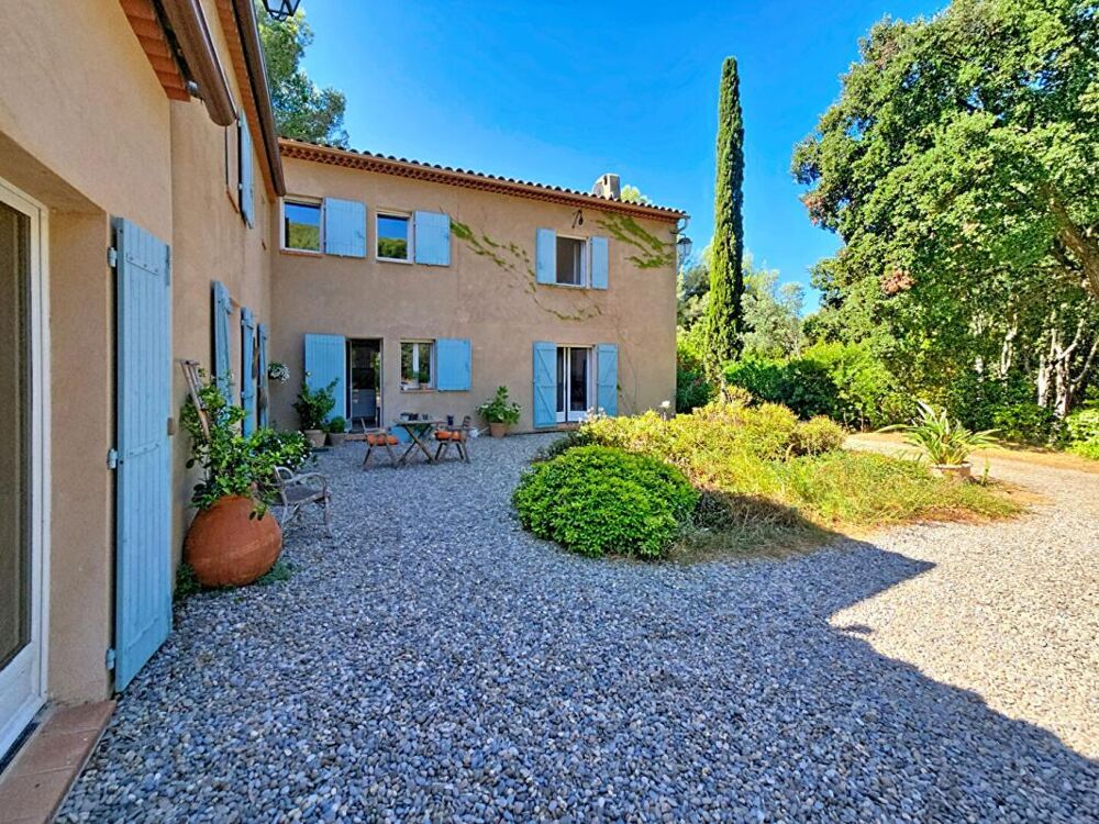 Vente Villa SANARY - Villa 8 chambres + T2, piscine chauffée, double garage, 6500 m² de terrain Sanary sur mer