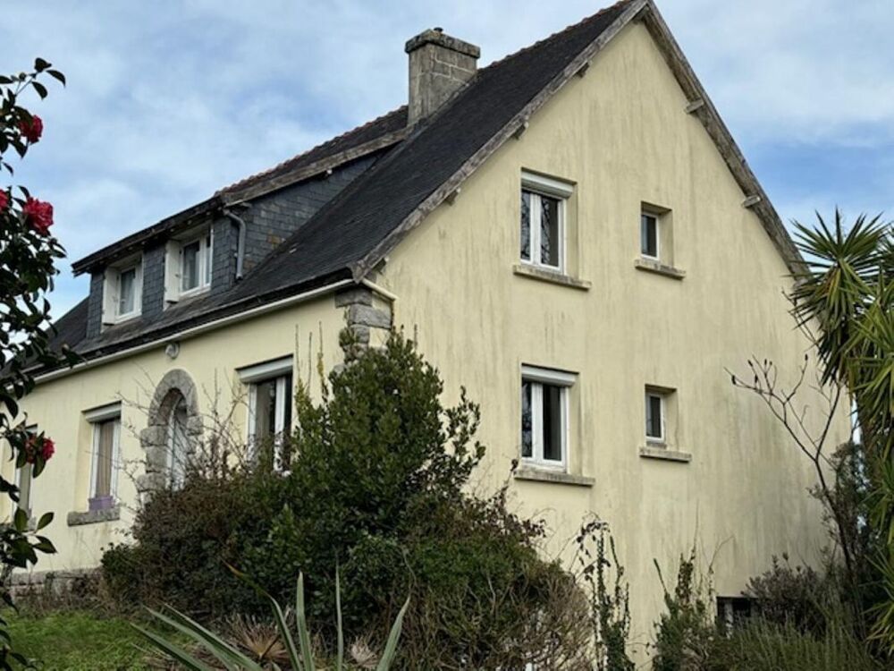 Maison de caractère à rénover -130m² Grand terrain Plomelin