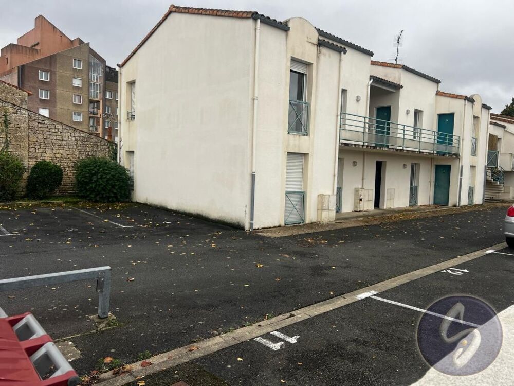 Dans résidence fermée, avec stationnement, T1 bis, située à