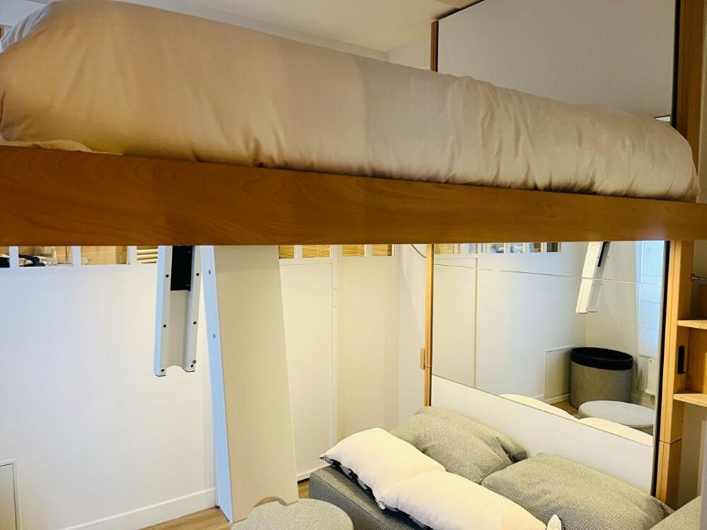 Vente Appartement Comme une suite de palace, un appartement  2 pièces vendu totalement rénové et meublé Paris 17