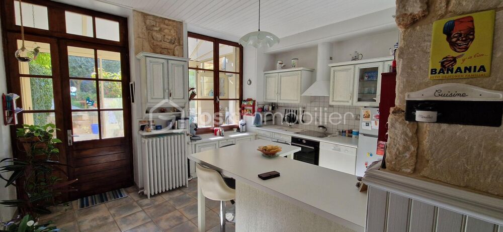 Vente Maison Maison chaleureuse de 211 m² avec ancien atelier de 180 m² au cœur de Couhé Couhe