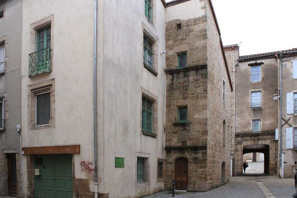 Langogne Maison de 133 m² de surface utile avec garage et atelier