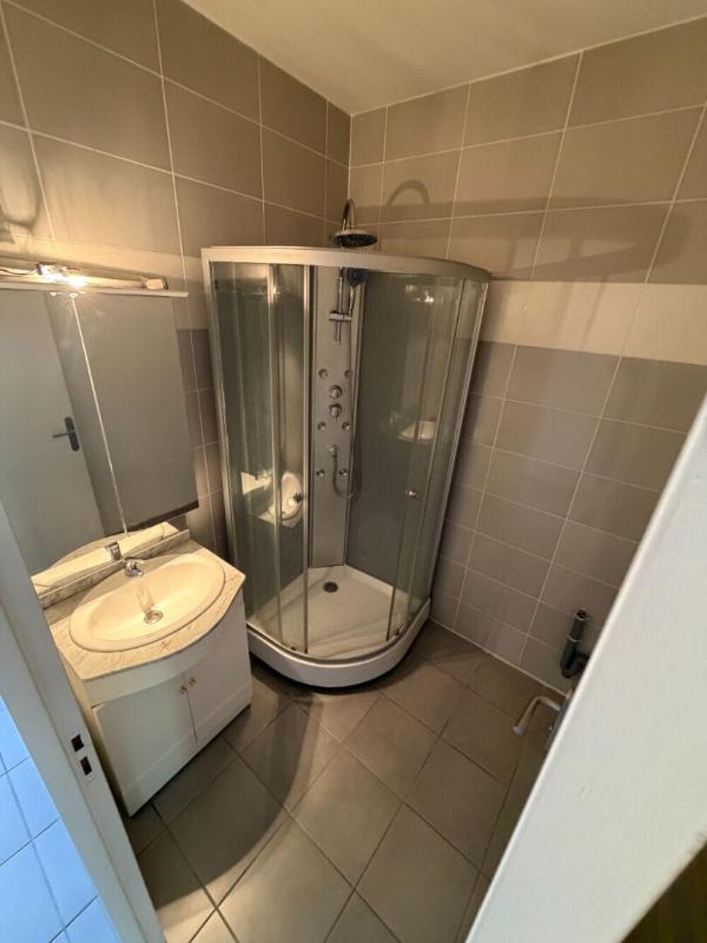 Location Appartement À louer - Charmant T2 de 40 m² à Saint-Chamas - 680 /mois Saint chamas