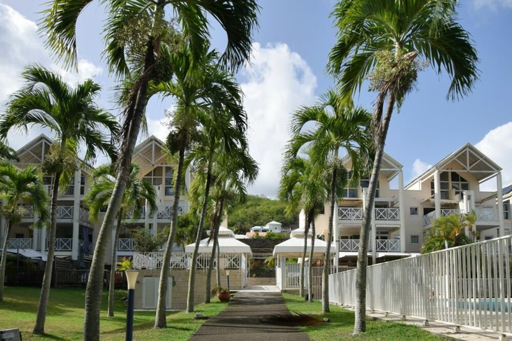 Vente Appartement LE DIAMANT (972) - Baisse de prix Proche Plage Appartement T1 (31m2) + Terrasse - Piscine - Parc - 31 m2 + Terrasse Le diamant