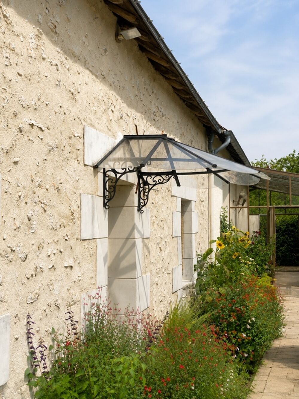 Longère de caractère rénovée  153 m²  Dépendances  Terrain arboré de 1 630 m²