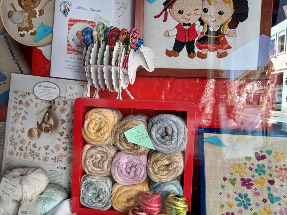   Nord du Bas Rhin - MERCERIE , ACCESSOIRES 