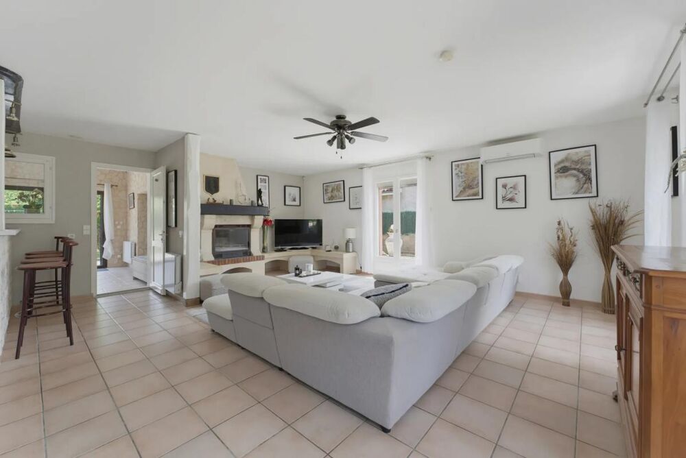 Vente Maison Maison de 6 pièces de 154 m² à Blésignac Blesignac