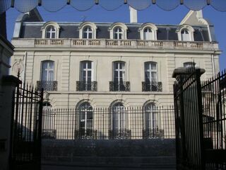  Appartement à louer 7 pièces 194 m²