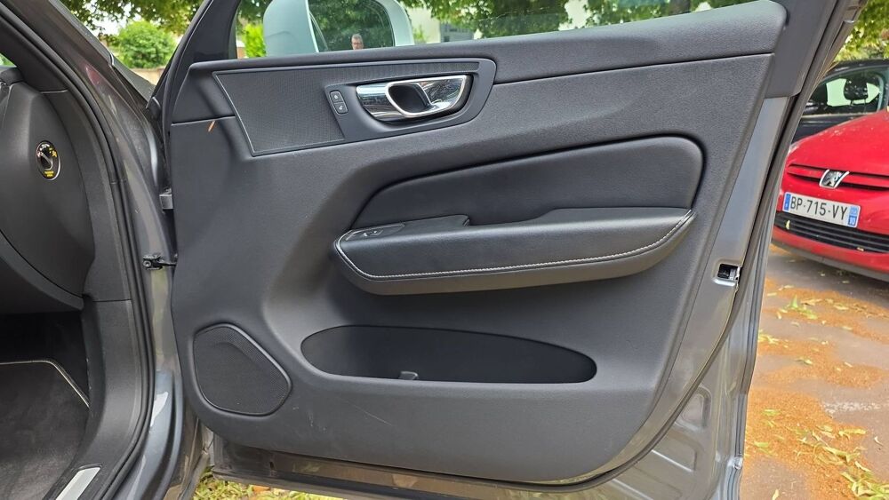XC60 II 2.0 D4 190 Geartronic8 R-Design - Automatique Toit ouvran 2018 occasion 10000 Troyes