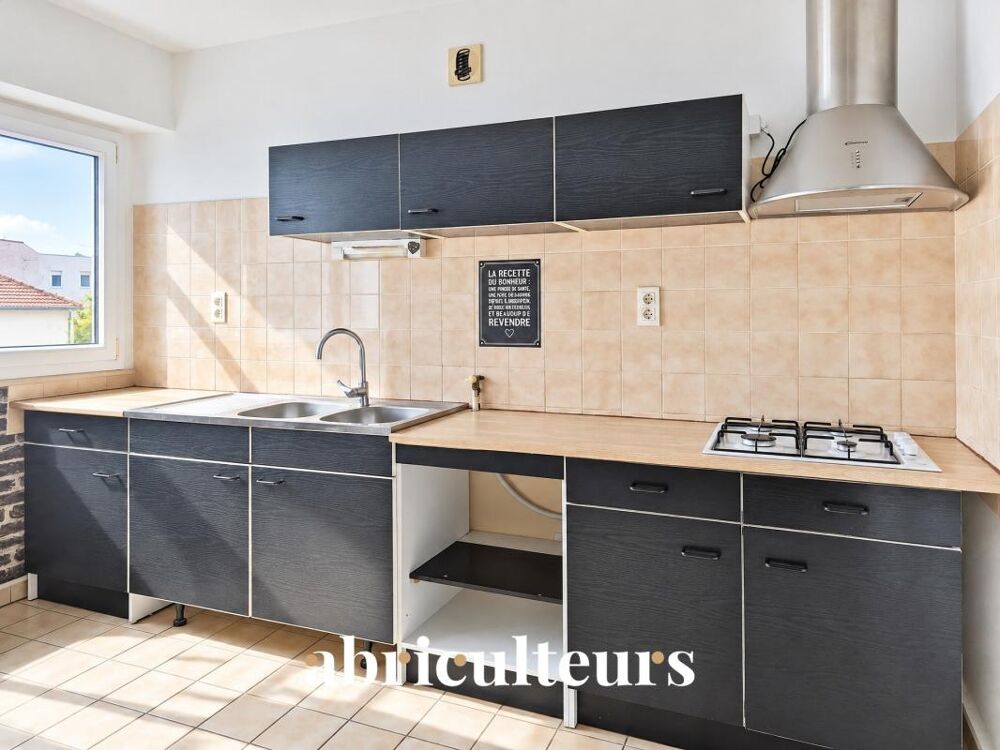Location Appartement Appartement 5 pièces de 84 m² avec cave et place de parking – Cognac (16100) Cognac