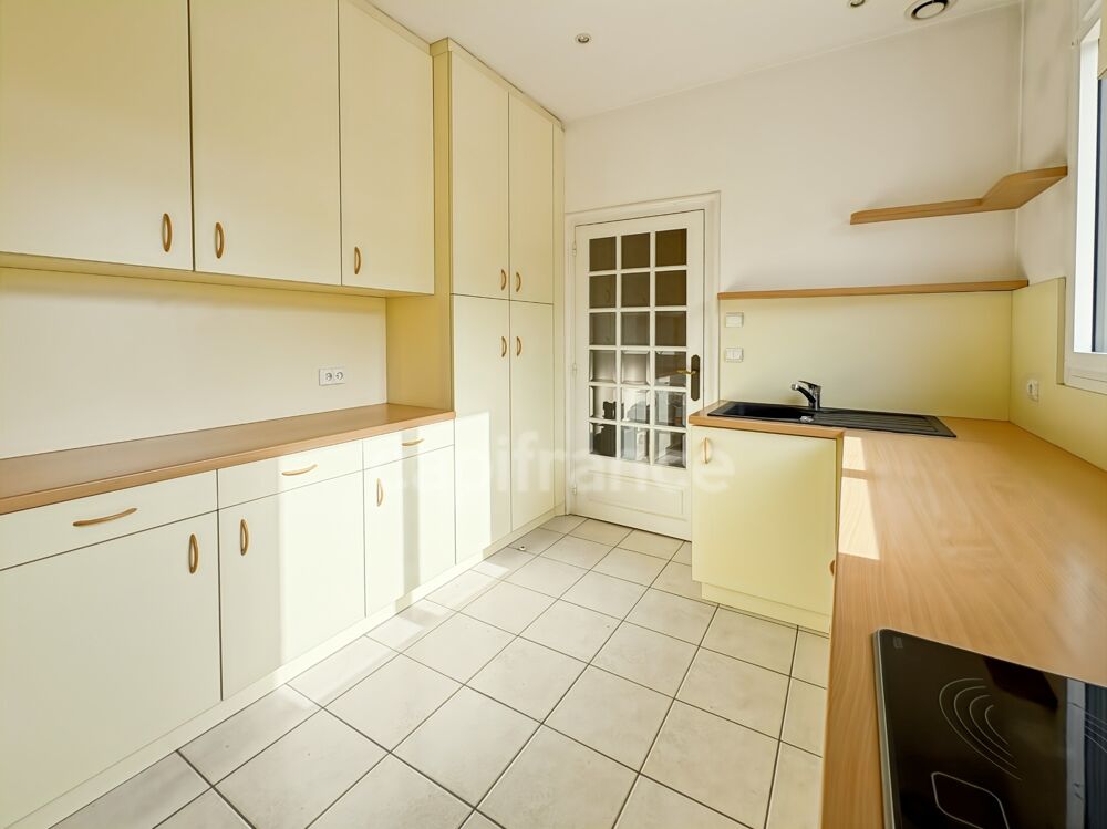 Vente Appartement APPARTEMENT DE 133,95 M² AVEC BALCON, CAVE ET GRENIER – CENTRE-VILLE DE ROANNE Roanne