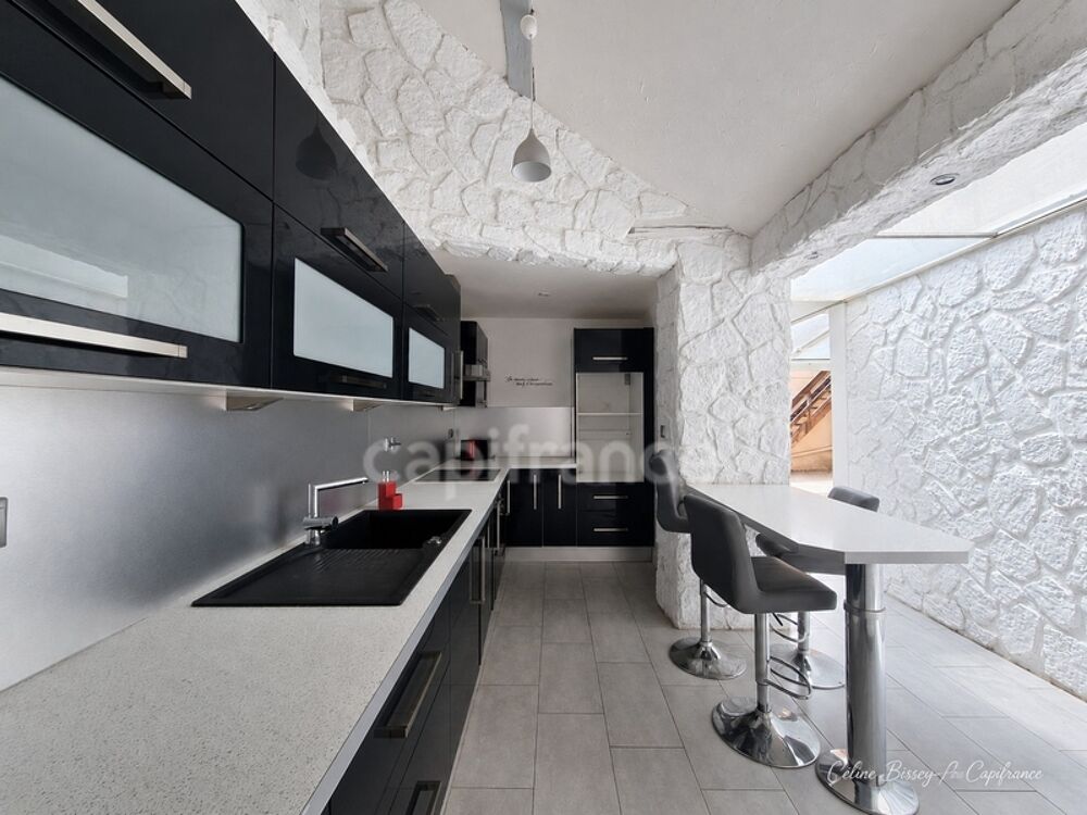 Vente Maison Maison de ville 228M2, 4 chambres, cour et terrasse Cheroy