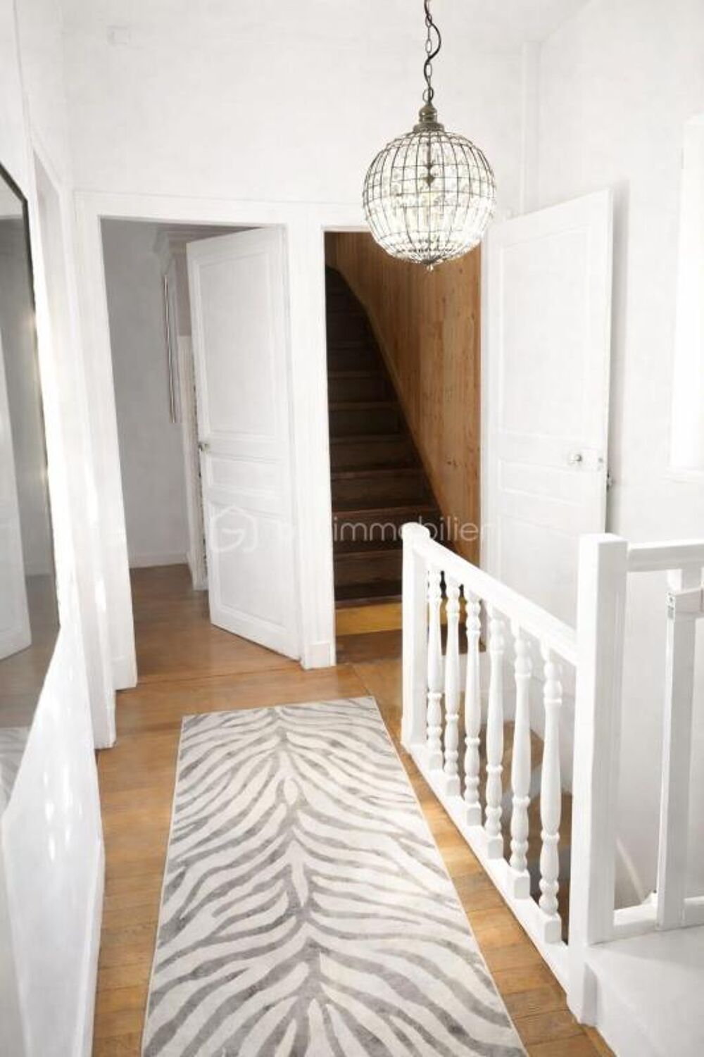 Maison familiale avec jardin, piscine et dépendance  Champigny