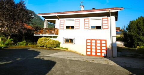   MAISON DE 200m2 AVEC TERRAIN DE 863m2 Maison - 5 pièce(s) - 154 m²