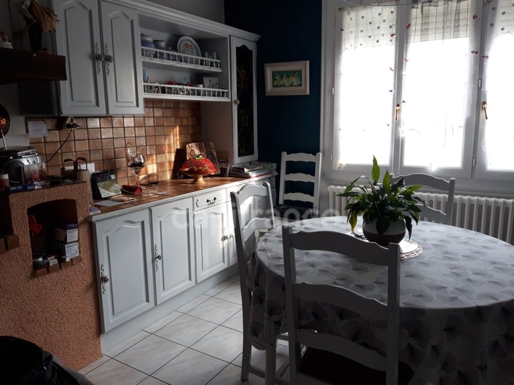 Maison à vendre 6 pièces et véranda FONTENAY LE COMTE (85200)