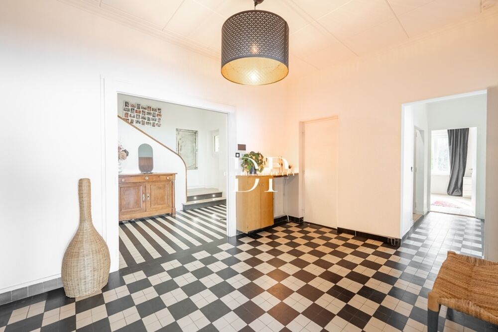 Maison à vendre 6-7 pièces de 246 m2 LUCINGES (74) Terrain d'env. 10'000 m2
