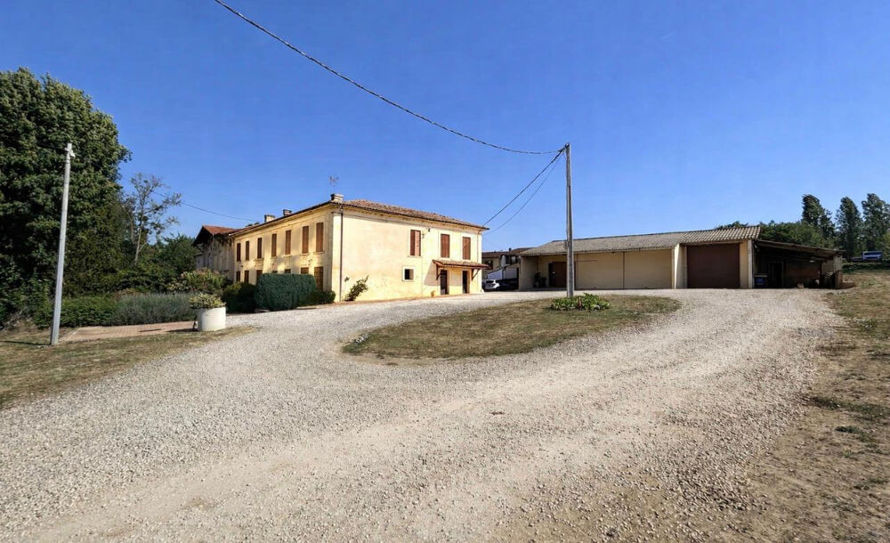 à vendre  Propriété/château Tauriac (33710)