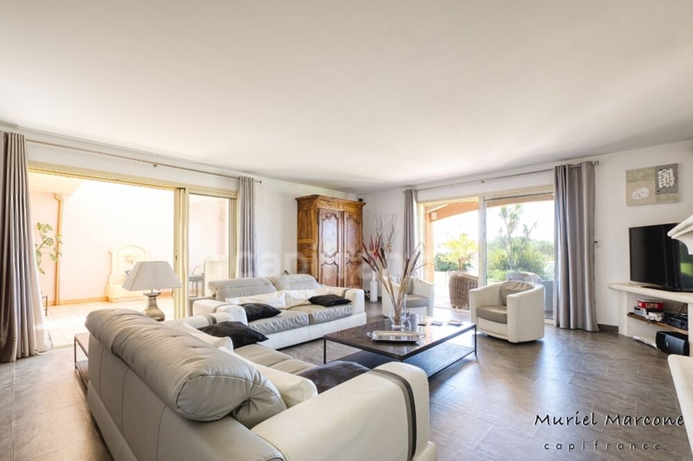 � vendre  Propri�t�/ch�teau Moules (13280)