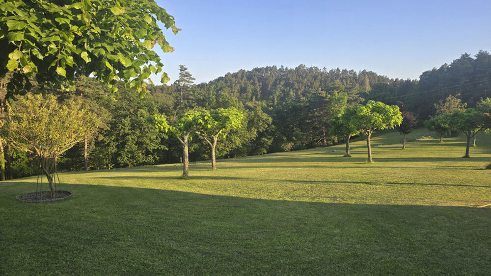 A PRANLES (07) proche de la ville préfecture PRIVAS  Maison de 117 m² sur terrain de 8400 m²  Environnement calme et naturel e