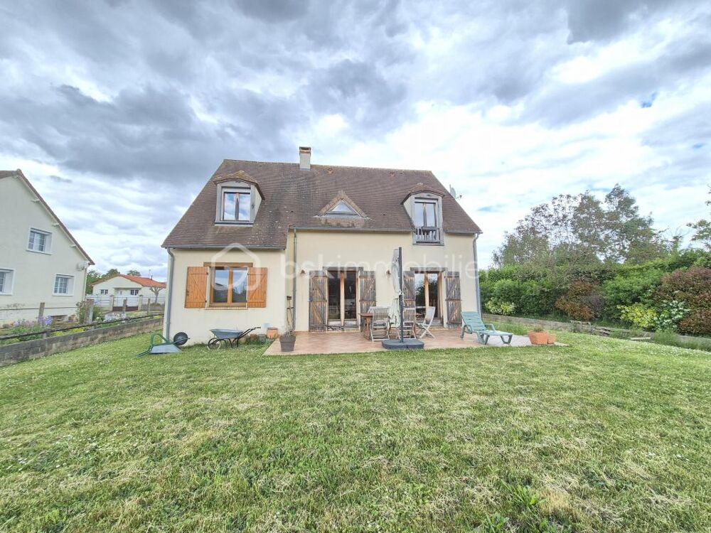 Maison familiale de 138 m2 avec sous-sol total et chambre au rez de chaussée !!