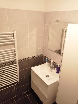  Appartement à louer 2 pièces 56 m²