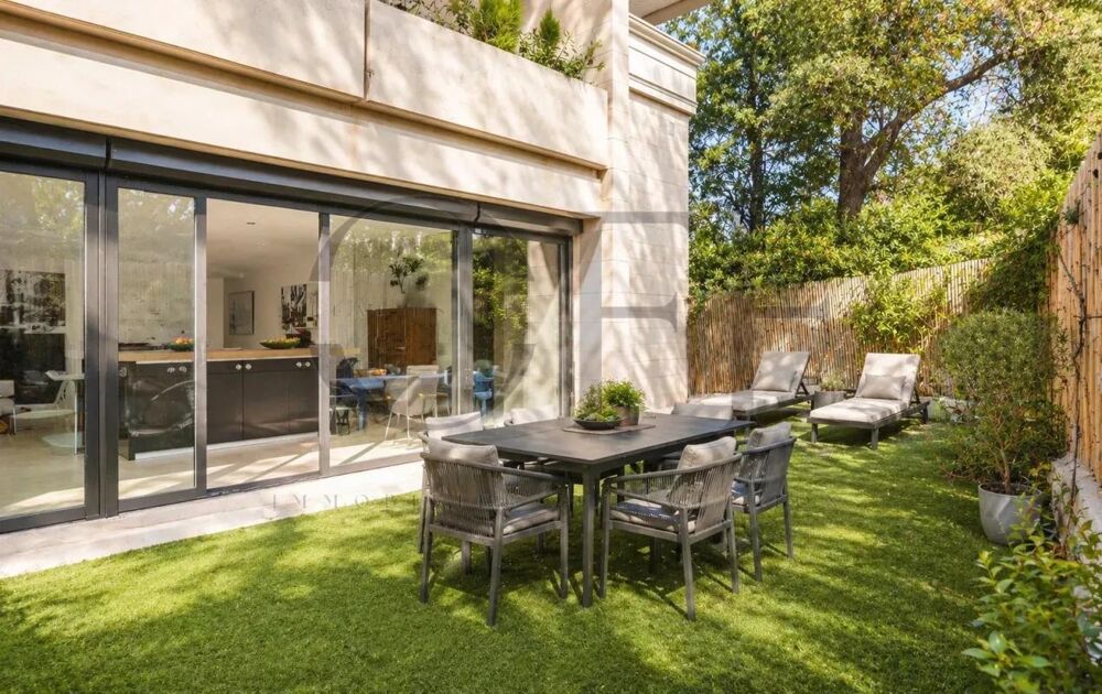 Vente Appartement Marseille 13007 – Rez- de-jardin résidence sécurisée - Roucas-Blanc – 3 chambres 150 m² avec jardin privatif Marseille 7