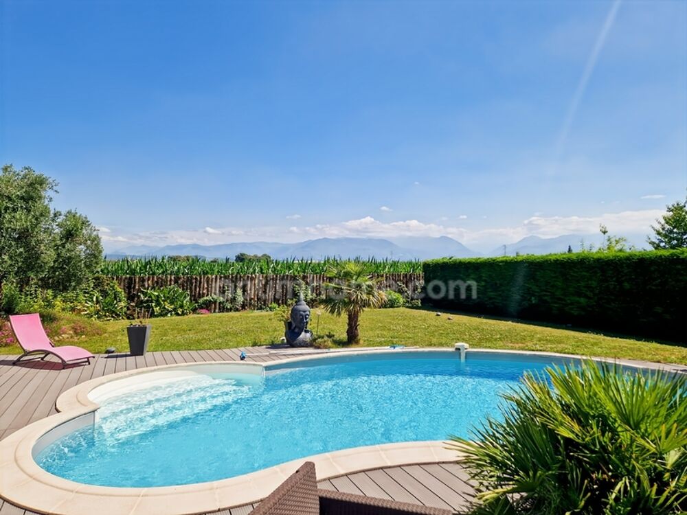 À VENDRE  Maison de plain-pied avec vue Pyrénées, piscine & jardin arboré